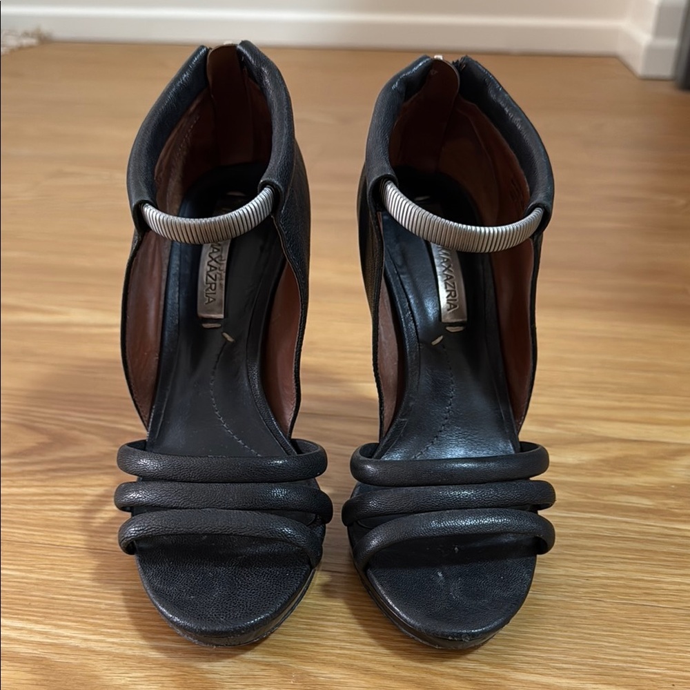 BCBGMAXAZRIA Sandals Size 6